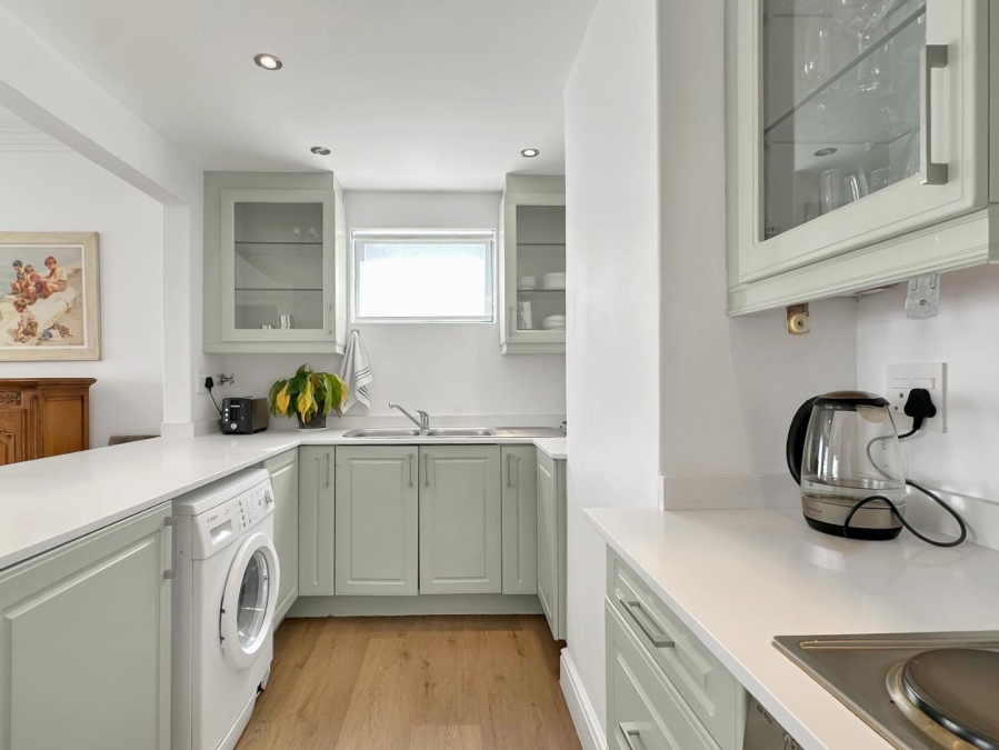 2 Bedroom Property for Sale in Sea Point Western Cape